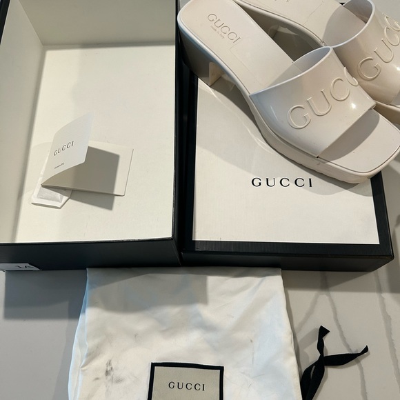 Gucci Women's Ivory Mules - Picture 1 of 4